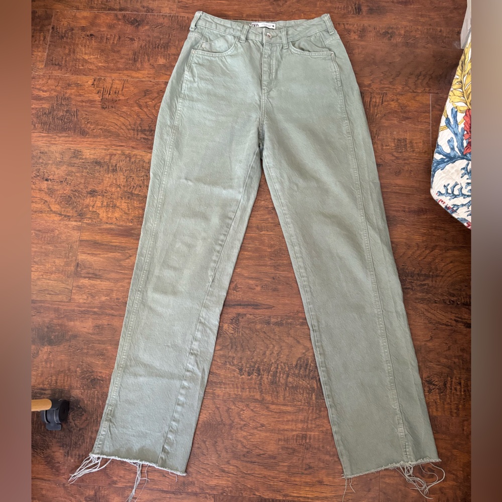 Zara Flared/Wide Leg Jeans 6 Army Green